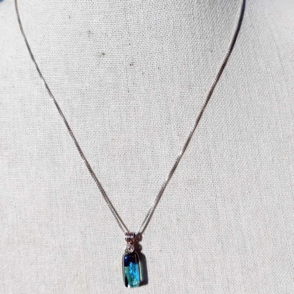 Vintage sterling dichroic glass pendant - Picture 4 of 8